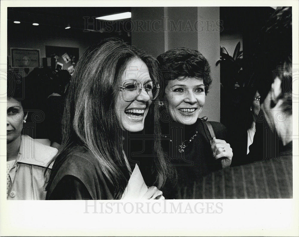 1983 Press Photo Gloria Steinem Addresses Women At Marshall Field Store Seminar - Historic Images