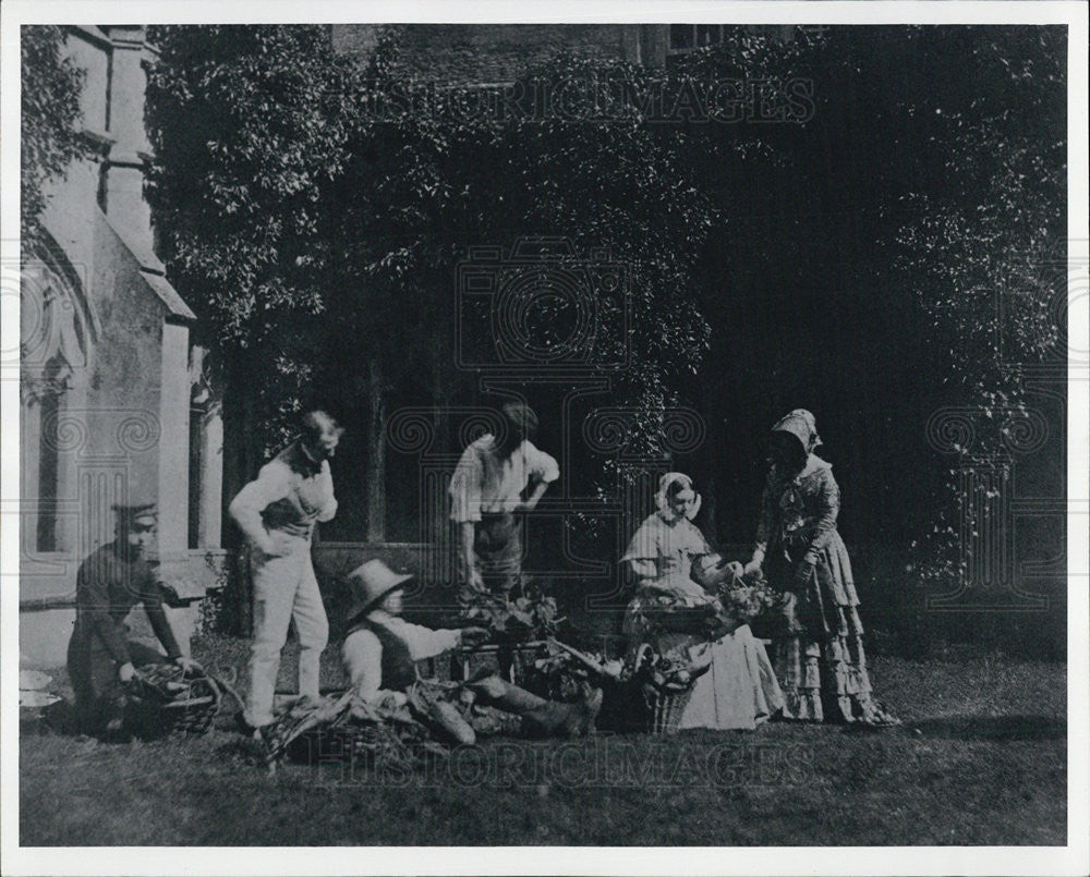 Press Photo William Henry Fox Talbot's "Family Group at Lacock Abbey" - Historic Images