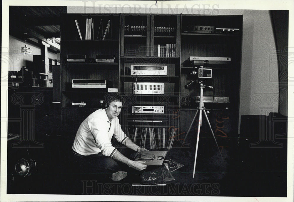 1981 Press Photo Jerry Taft/Weather Reporter - Historic Images