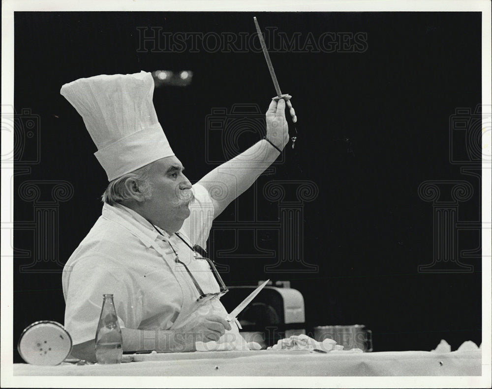 1982 Press Photo Louis Szalmany Chef Cook With The Bright Ones Program - Historic Images