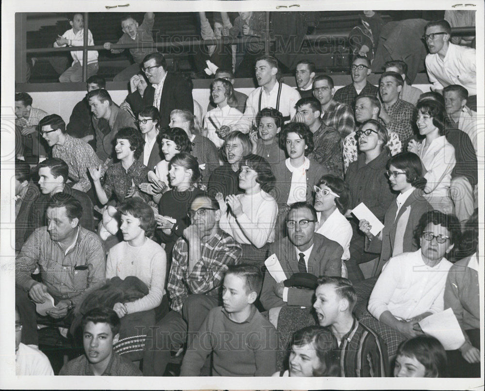 1961 Press Photo Spectators IHSA State Championship Wrestling Tournament - Historic Images