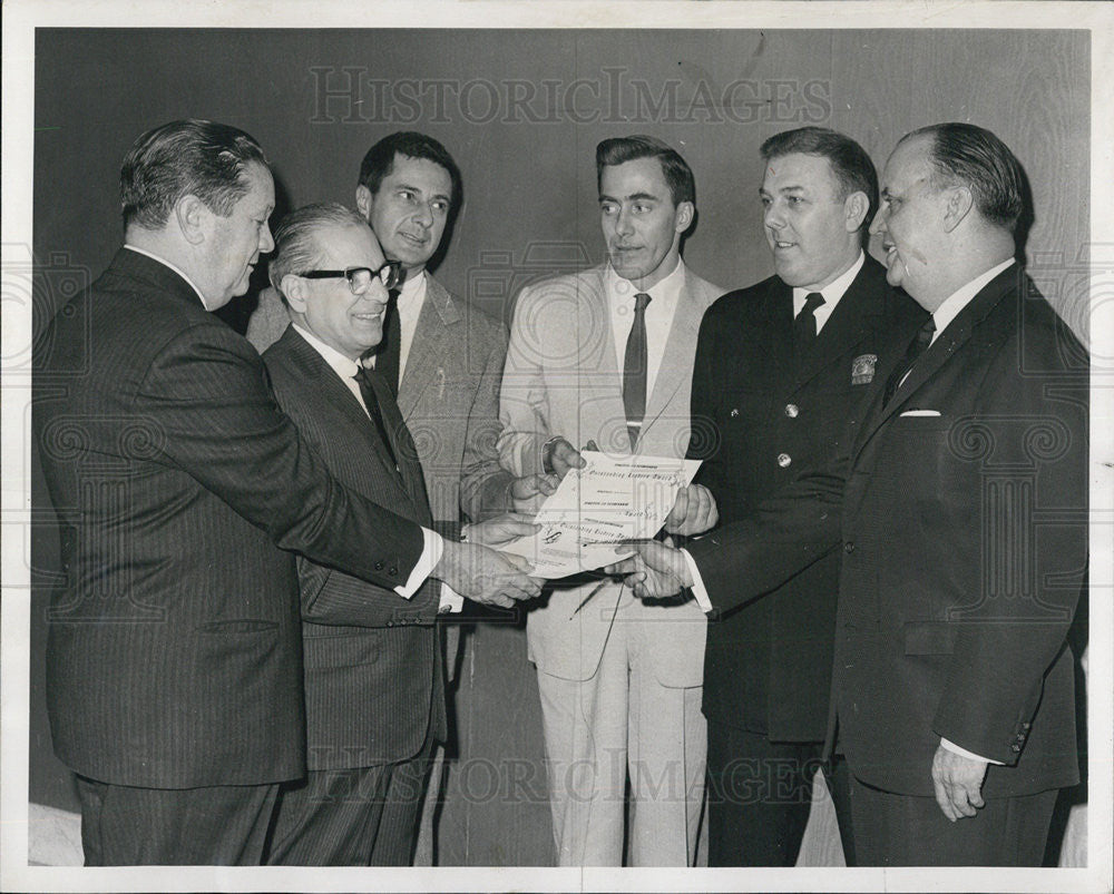 1962 Press Photo of Leadership Awards for Det. Thomas Mallon &amp; CFD James Zalud - Historic Images