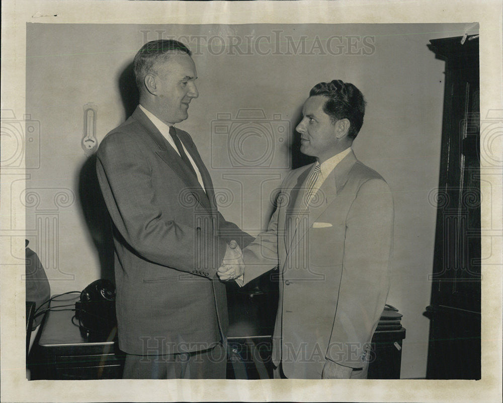 Press Photo John Malone, Agent  in-charge FBI &amp; Roy Moore, Asst Agent  FBI. - Historic Images