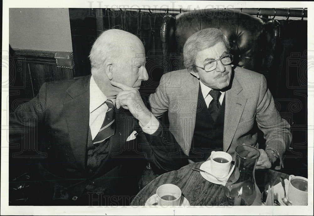 1979 Press Photo Doctors Keith Simpson &amp; Robert Stein, at a birthday brunch in - Historic Images