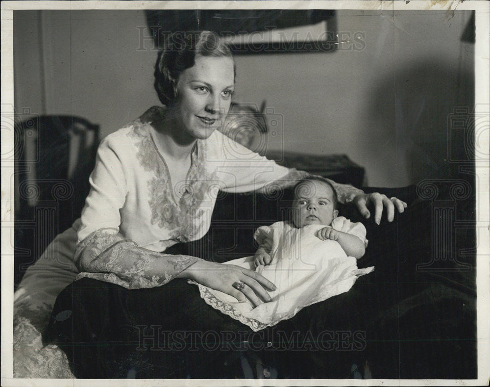 1931 Press Photo New Years Baby Of 1931 Dudley Field Malone II With His Mother - Historic Images