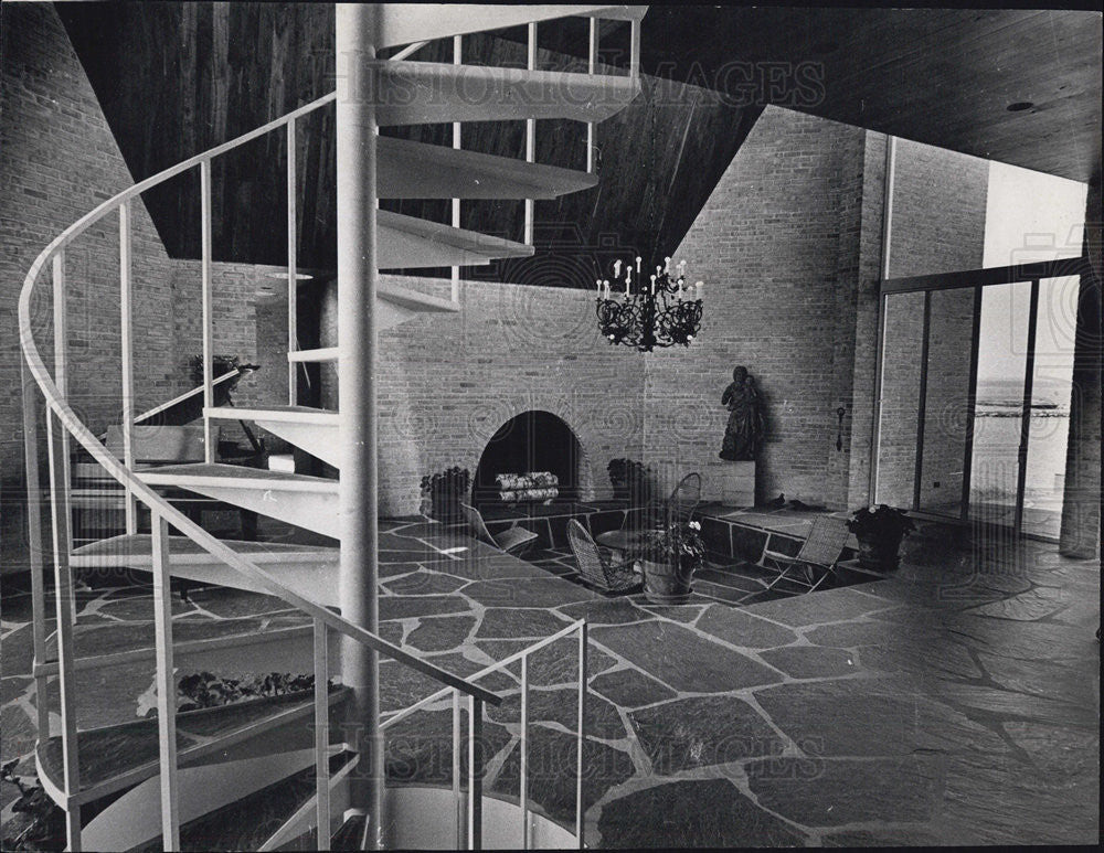 1967 Press Photo Interior view of Roger McCormick&#39;s pool house. - Historic Images