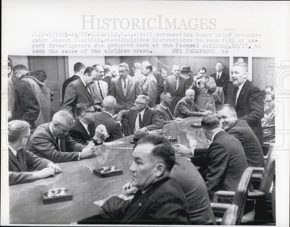 1960 Press Photo Civil Aeronautic Board Chief Investigator Joseph Fluett Meeting - Historic Images