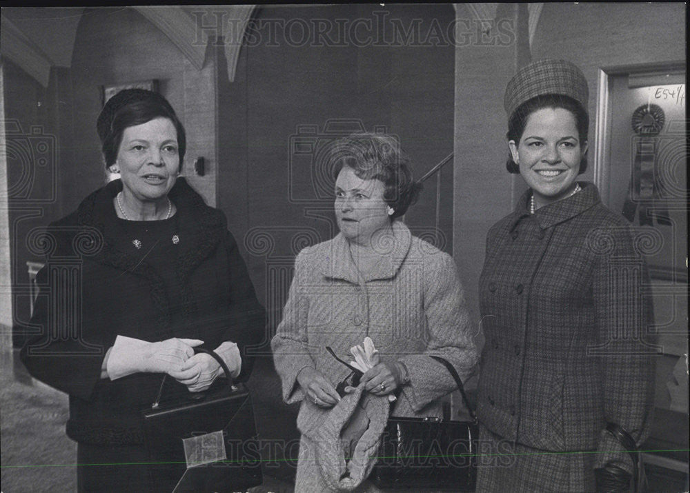 1966 Press Photo Miss Diana Sweet, Mrs. B. Stapleton, Miss William Sweet, Jr. - Historic Images