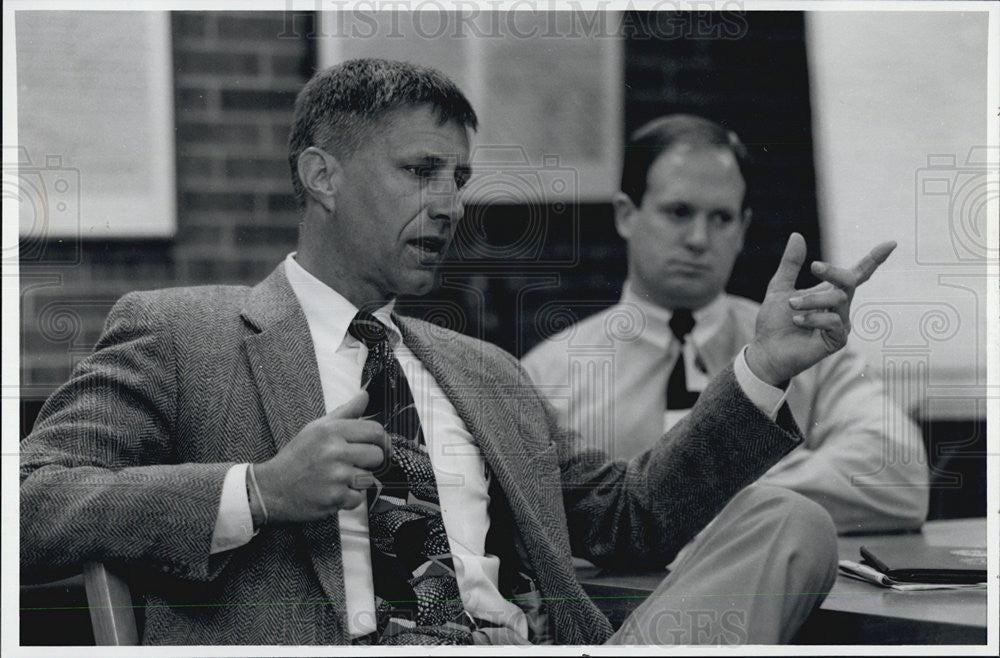 1993 Press Photo Palatine Deputy Police Chief Jack McGregor and John Kozlol - Historic Images