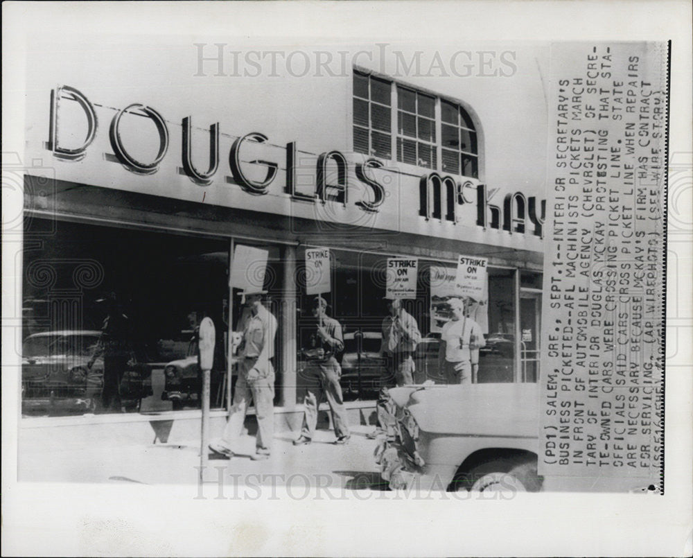 Press Photo Interior Secretary business picketed AFL Machinists Douglas Mckay - Historic Images