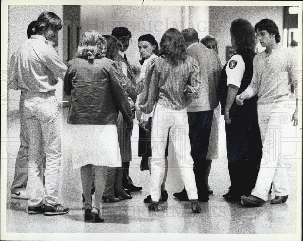 1983 Press Photo Family and friends of Daniel McKay - Historic Images