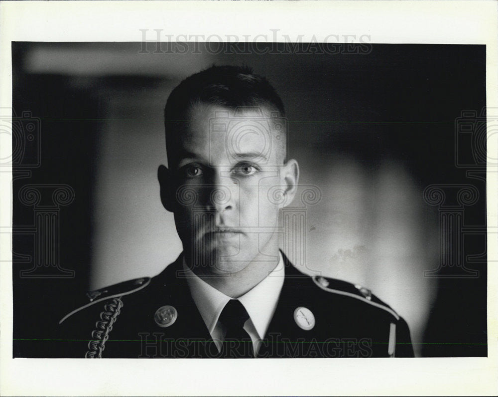 1987 Press Photo D. B. Sweeney is Jackie Willow &quot;Gardens of Stone&quot; - Historic Images