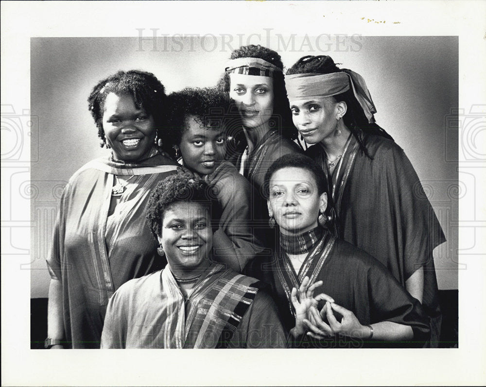 1985 Press Photo Sweet Honey In The Rock Acappella Band With Evelyn Maria Harris - Historic Images