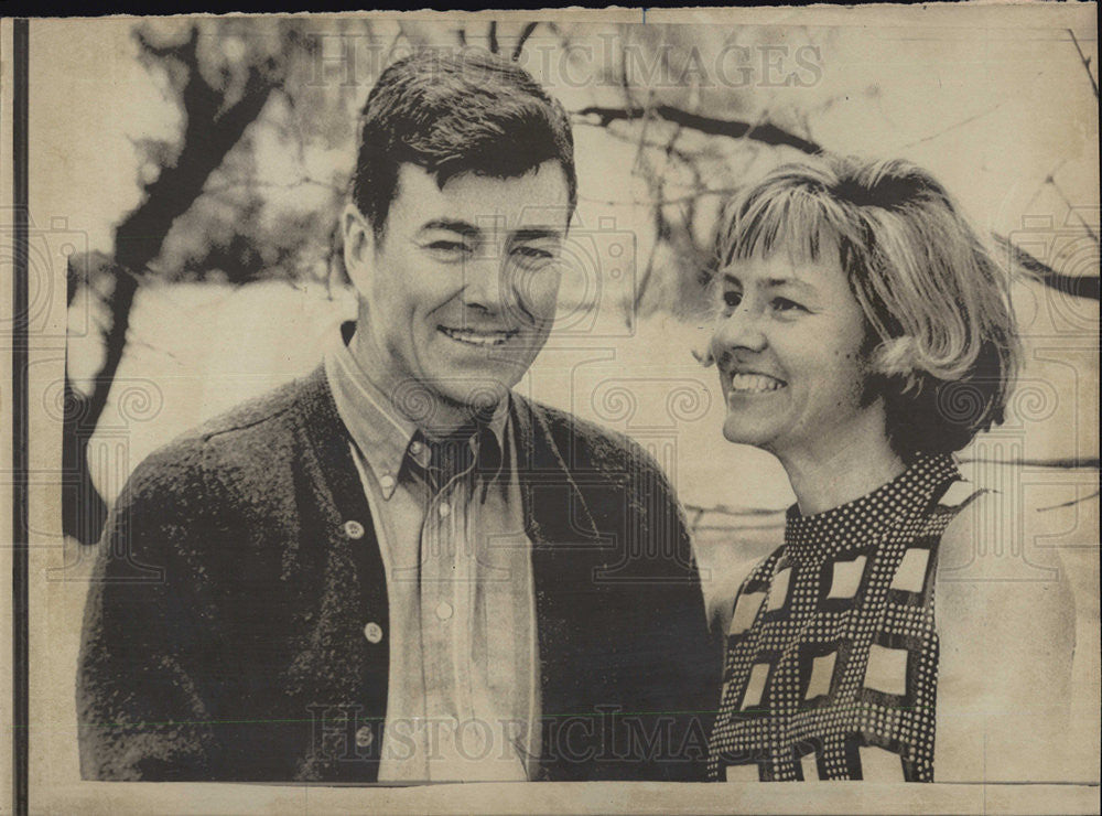 1972 Press Photo California Representative Paul N McCloskey Jr And Wife Separate - Historic Images