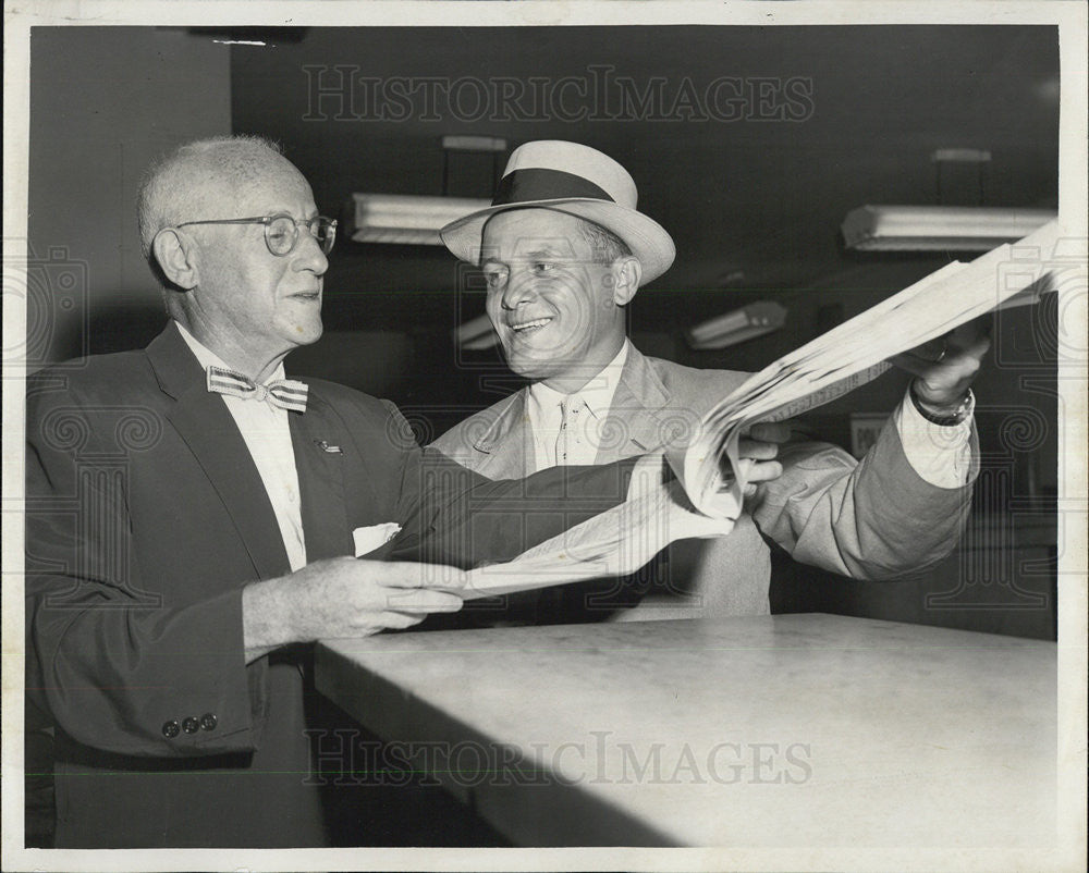 1957 Press Photo Sidney T. Holzman, George R. McCoy - Historic Images