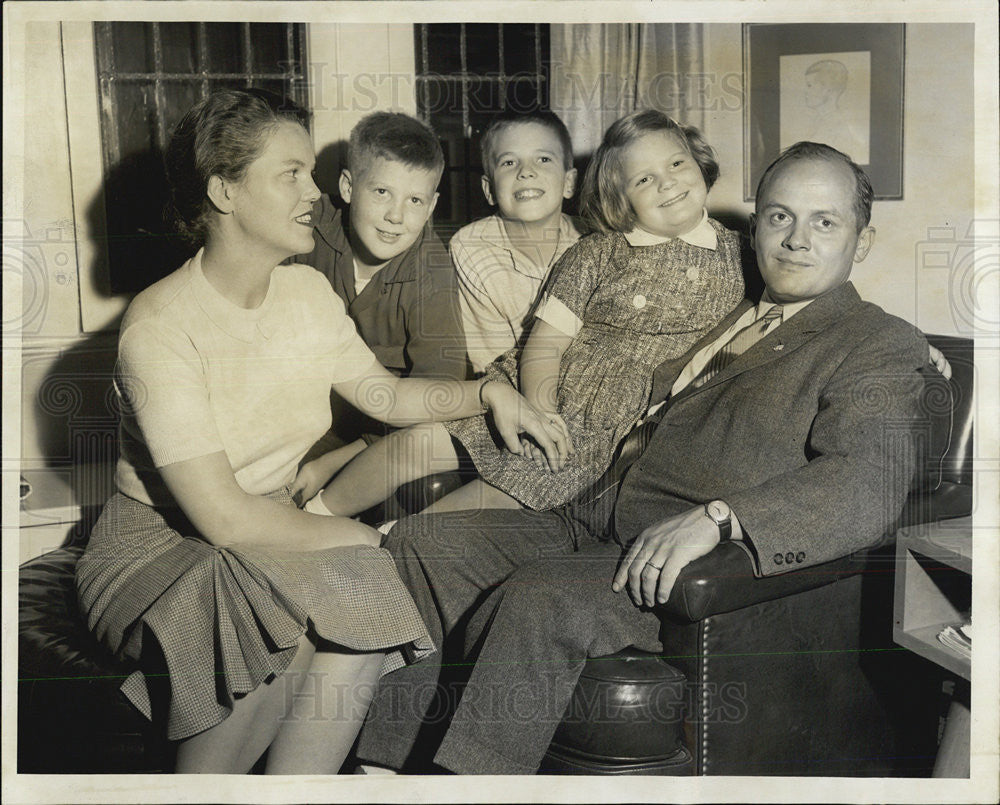 1957 Press Photo Mrs. Judith McCoy, Peter, Robert, Marion, George R. McCoy - Historic Images