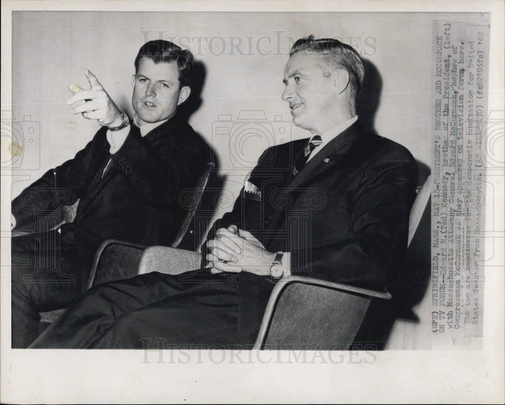 1962 Press Photo   Edward Kennedy talks with AG  Edward McCorsmack




AF - Historic Images