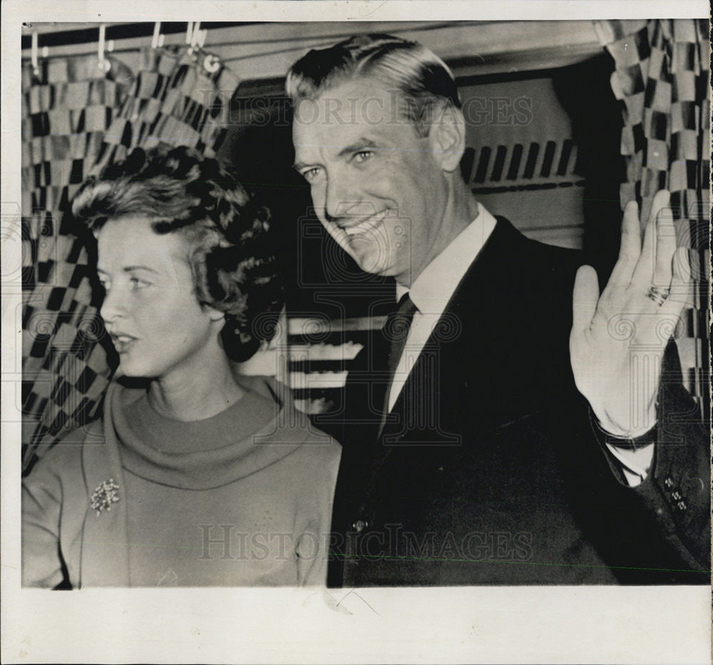 1962 Press Photo Edward J. McCormack And Wife Emily Casting Ballots In Primary - Historic Images