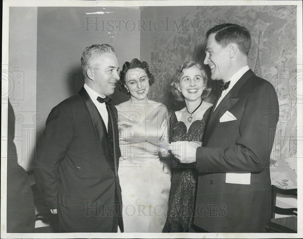 1957 Press Photo Mr and Mrs Bentley G. mcCloud formal dinner honoring Dr. Dodds - Historic Images