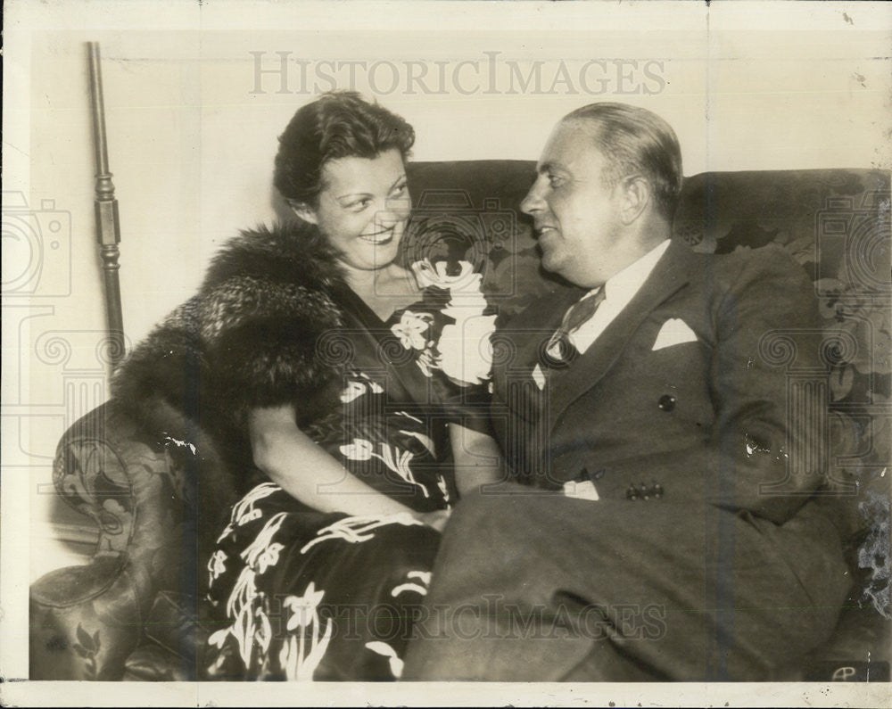 1935 Press Photo John E McCormick And Actress Elizabeth Zita Johann After Weddin - Historic Images