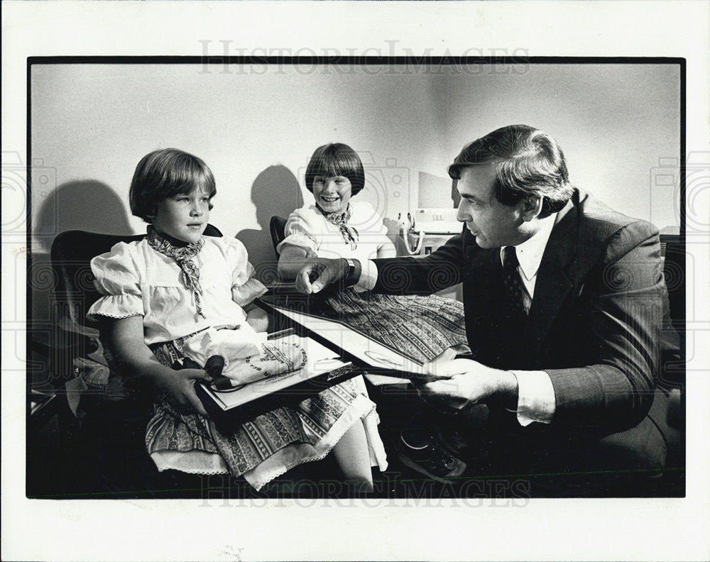 1978 Press Photo Fire Commissioner Albrecht Kelly McCormick Coleen - Historic Images