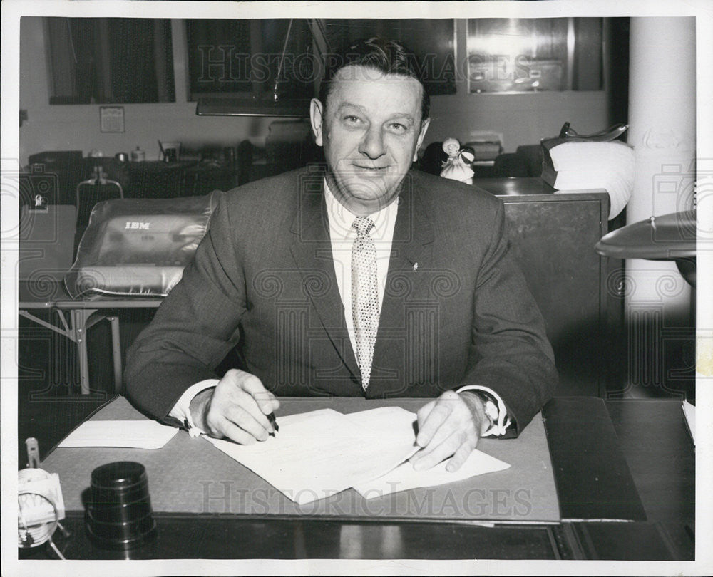 1958 Press Photo Theodore Swinarski Clerk of Superior Court - Historic Images