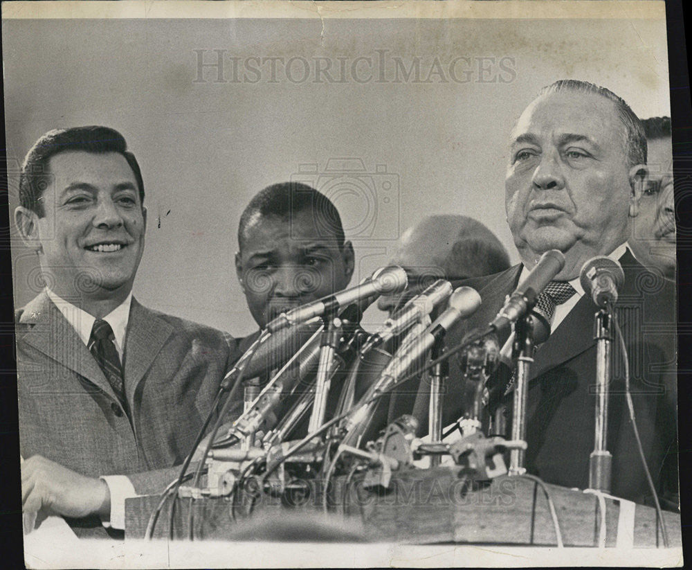 1968 Press Photo Charles Swibal, Ald. Frost and Mayor Richard J. Daley. - Historic Images