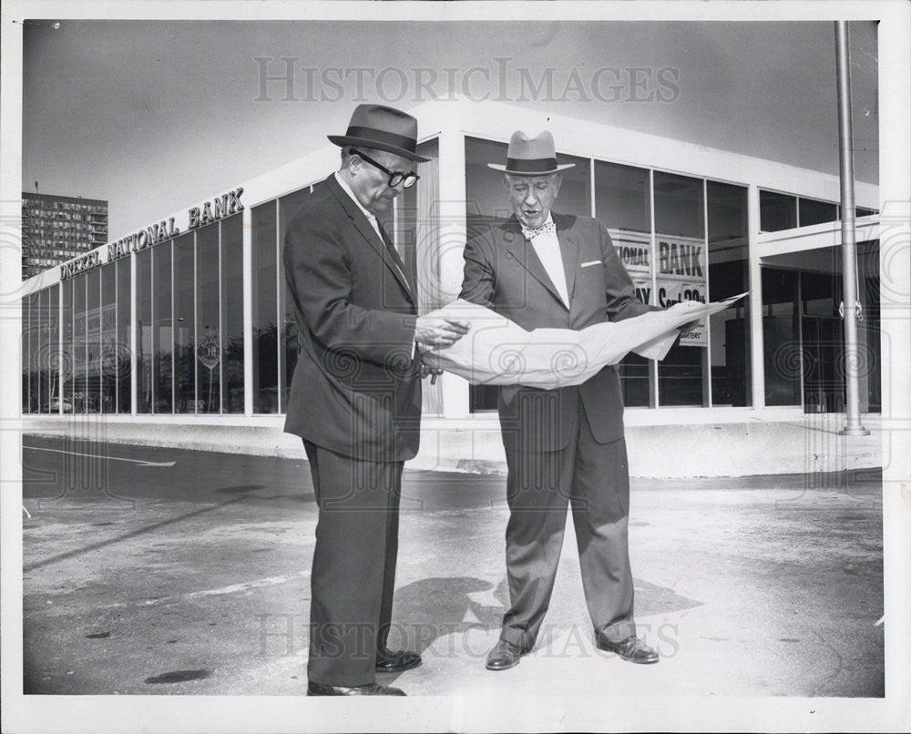 1968 Press Photo Drexel National Bank President Charles W. McCarthy Looks At Pla - Historic Images