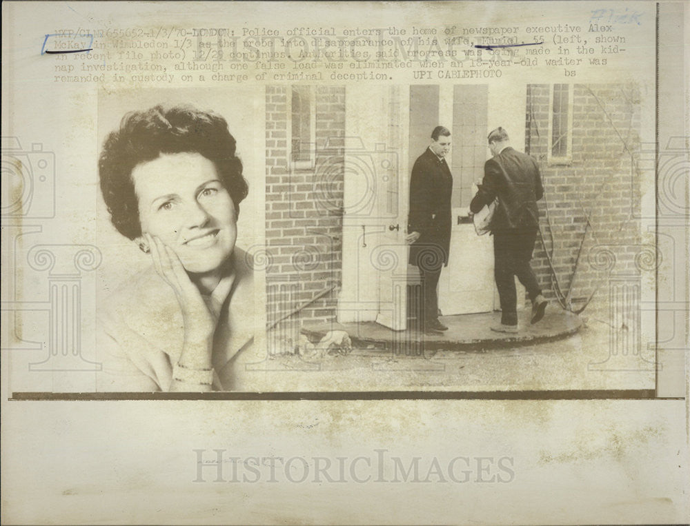 1970 Press Photo police official home newspaper executive Alex McCay wife - Historic Images