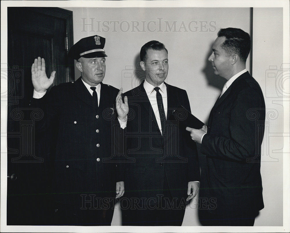 1962 Press Photo Sgt.Robert McCann. Chicago Policeman - Historic Images