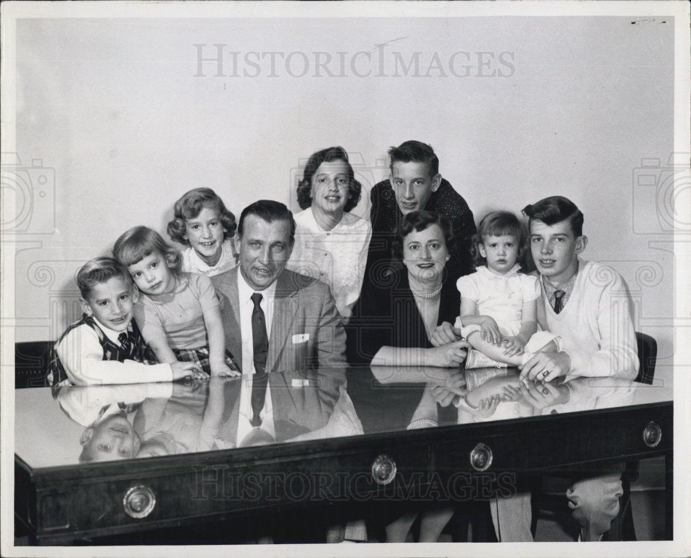 1958 Press Photo Peter McGuire G.O.P. candidate sheriff family - Historic Images