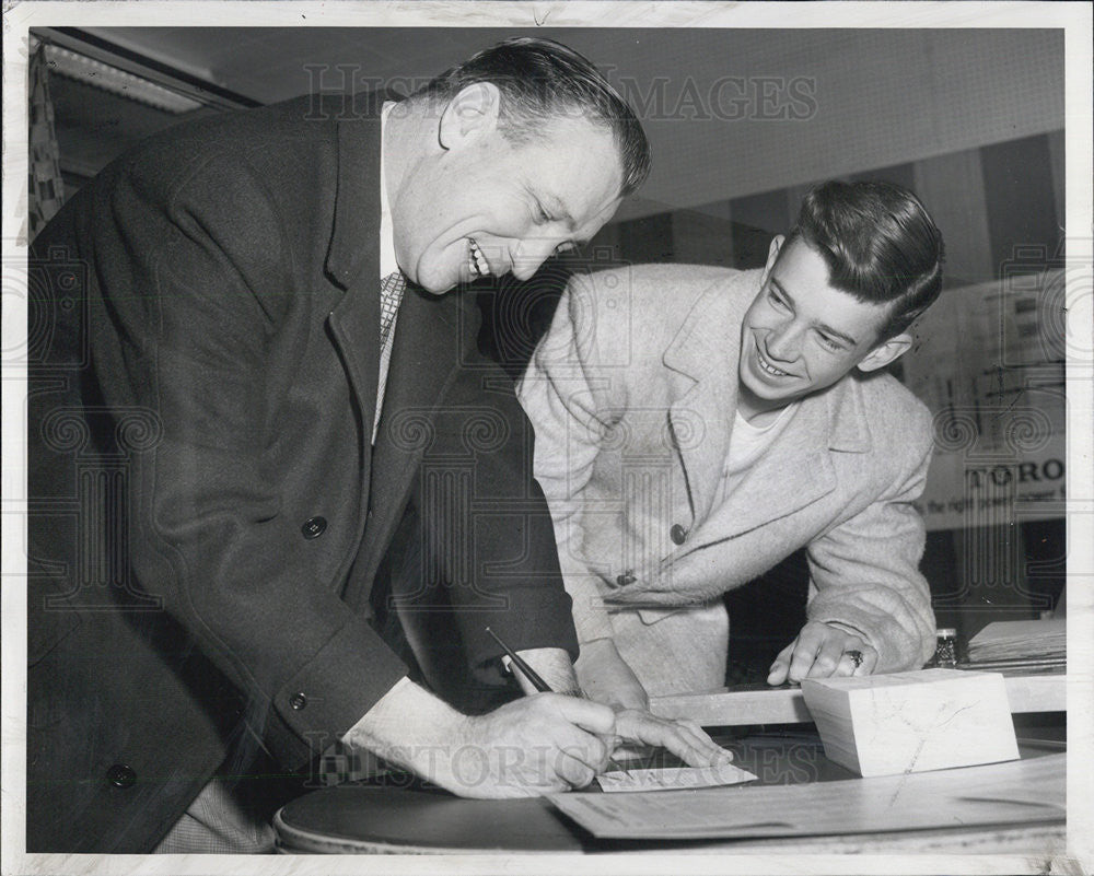 1958 Press Photo Peter J. McGuire son GOP candidate sheriff - Historic Images