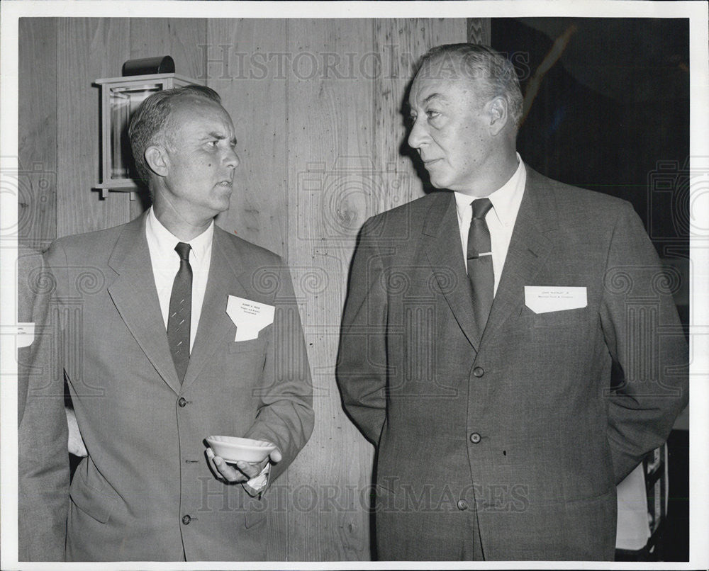 1958 Press Photo Johan McKinlay Marshall Field Robert Pease Draper &amp; Kramer - Historic Images