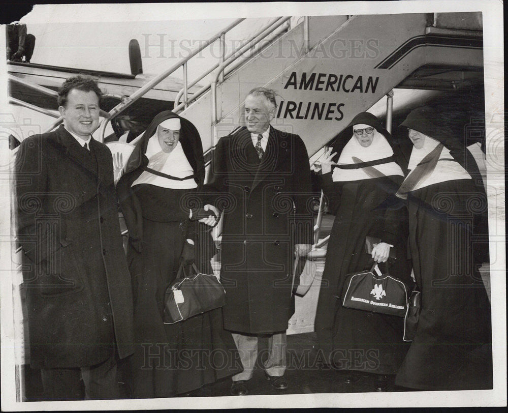 1952 Press Photo Dr John O&#39; Sullivan Sister Mary Concepta Green - Historic Images