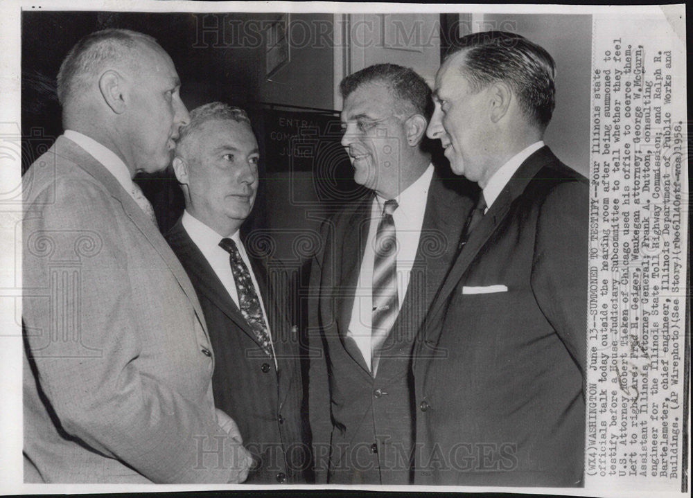 1958 Press Photo Four U.S Illinois Officials talk outside the hearing room. - Historic Images