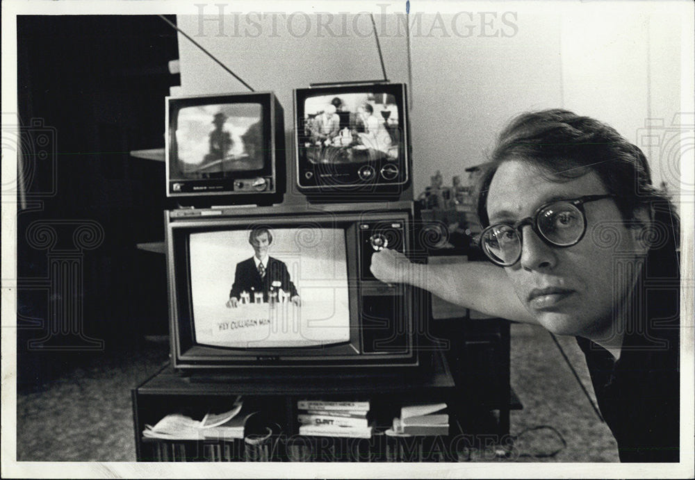 1977 Press Photo Frank Swertlow TV Critic - Historic Images