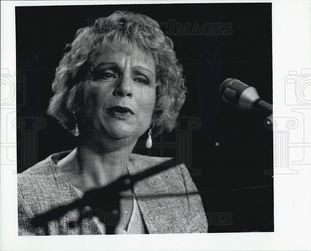 1992 Press Photo Illinois Department Of Children And Family Services Director - Historic Images