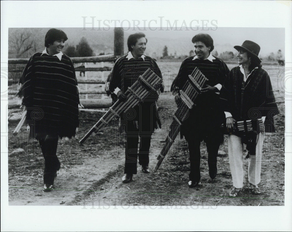 1987 Press Photo Sukay Musical Group Nelson Sosa Samuel Del Real Musicians - Historic Images