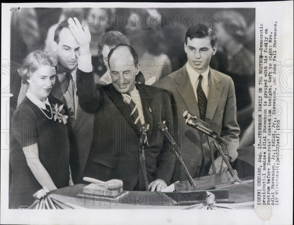 1956 Press Photo Adlai Stevenson and Family at Democratic National Convention - Historic Images