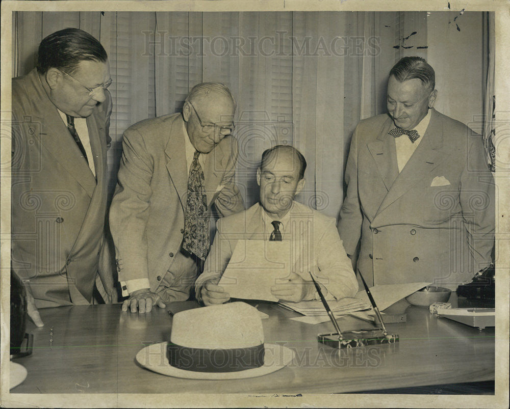 1952 Press Photo Governor Adlai Stevenson Illinois - Historic Images