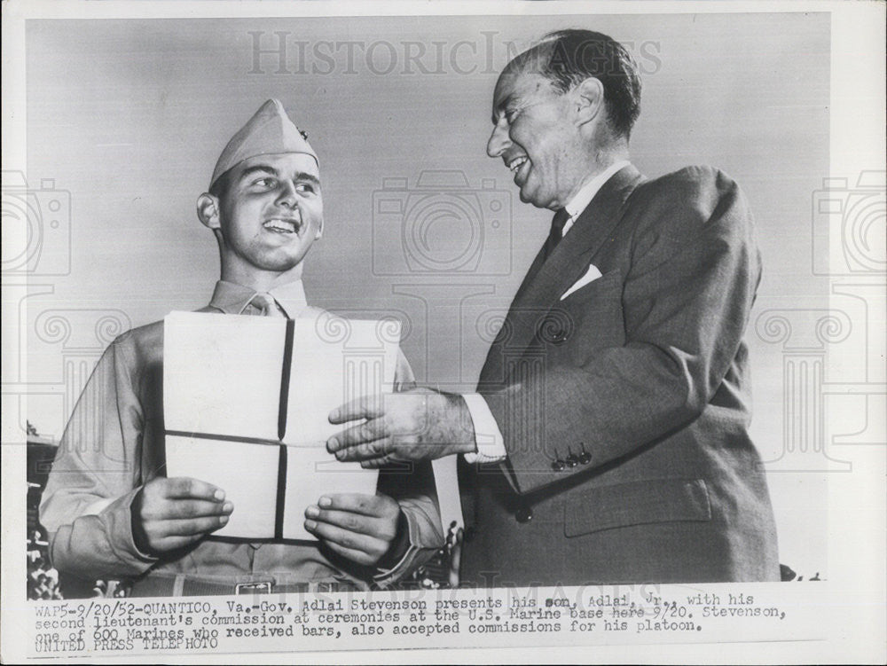 1952 Press Photo Gov. Adlai Stevenson Presents Son&#39;s Marine Lt. Commission VA - Historic Images