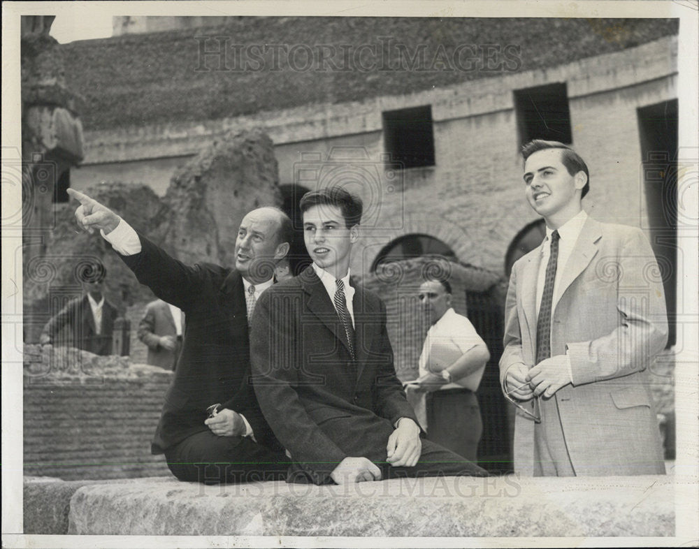 1953 Press Photo Adlai Stevenson John Fell Borden Rome - Historic Images