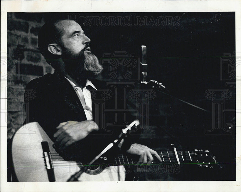 1968 Press Photo Balladeer Ed McCurdy - Historic Images