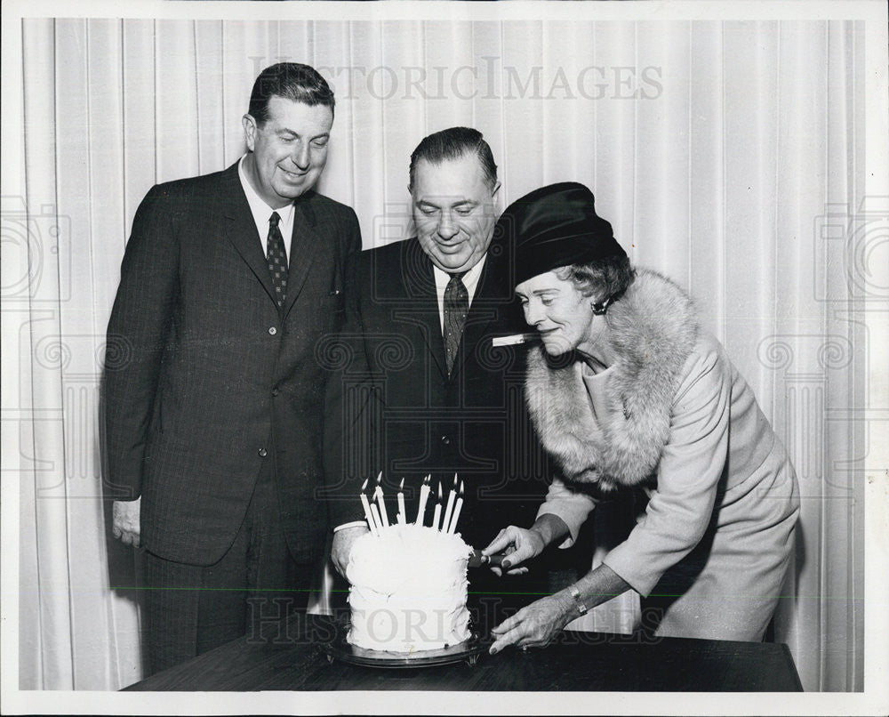 1960 Press Photo &quot;Breakfast Club&quot; Mayor Daly Mrs Kay McNeil - Historic Images