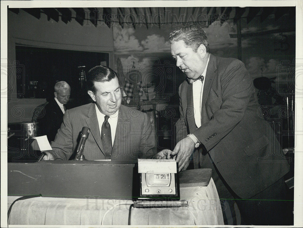 1958 Press Photo Radio Breakfast Club&#39;s Don McNeill (L) &amp; Comic  Frank Cowling - Historic Images