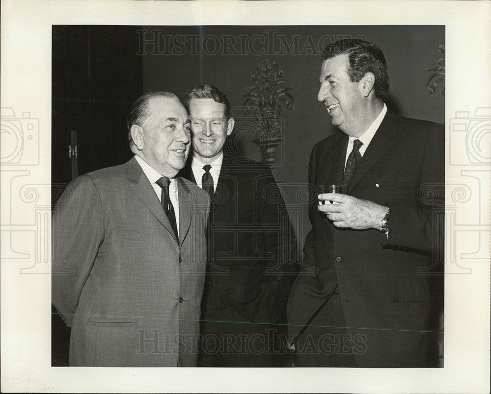 1968 Press Photo Don McNeill&#39;s Breakfast Club Luncheon At Continental Plaza Hotl - Historic Images