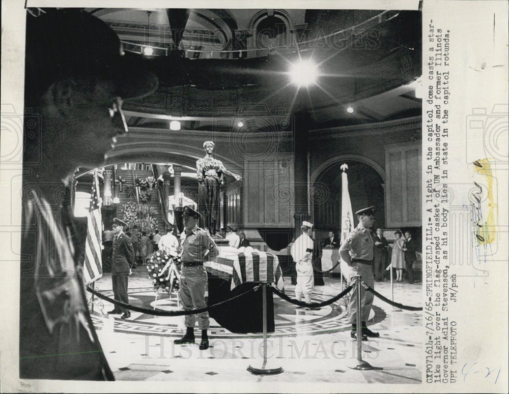 1965 Press Photo Flag Draped Over Casket Of UN Amb Adlai Stevenson IN Capitol - Historic Images