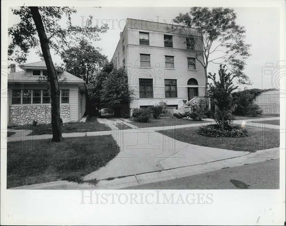 1982 Press Photo Sculptor Geraldine McCullough&#39;s Home Exterior In Oak Park IL - Historic Images