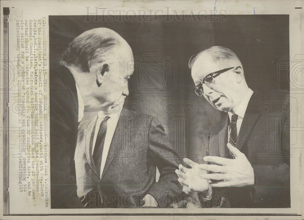 1969 Press Photo Chairman Paul W. McCracken with Sen. Jacob Javits - Historic Images