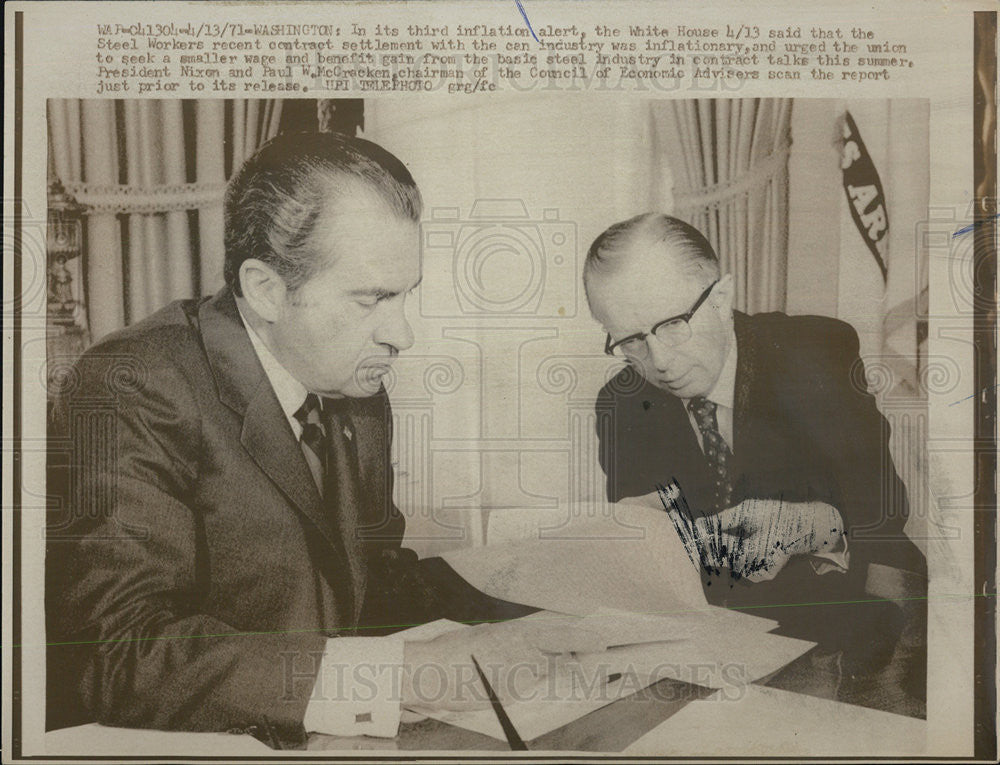 1971 Press Photo President Nixon and His Economic Advisor Paul W. McCracken - Historic Images